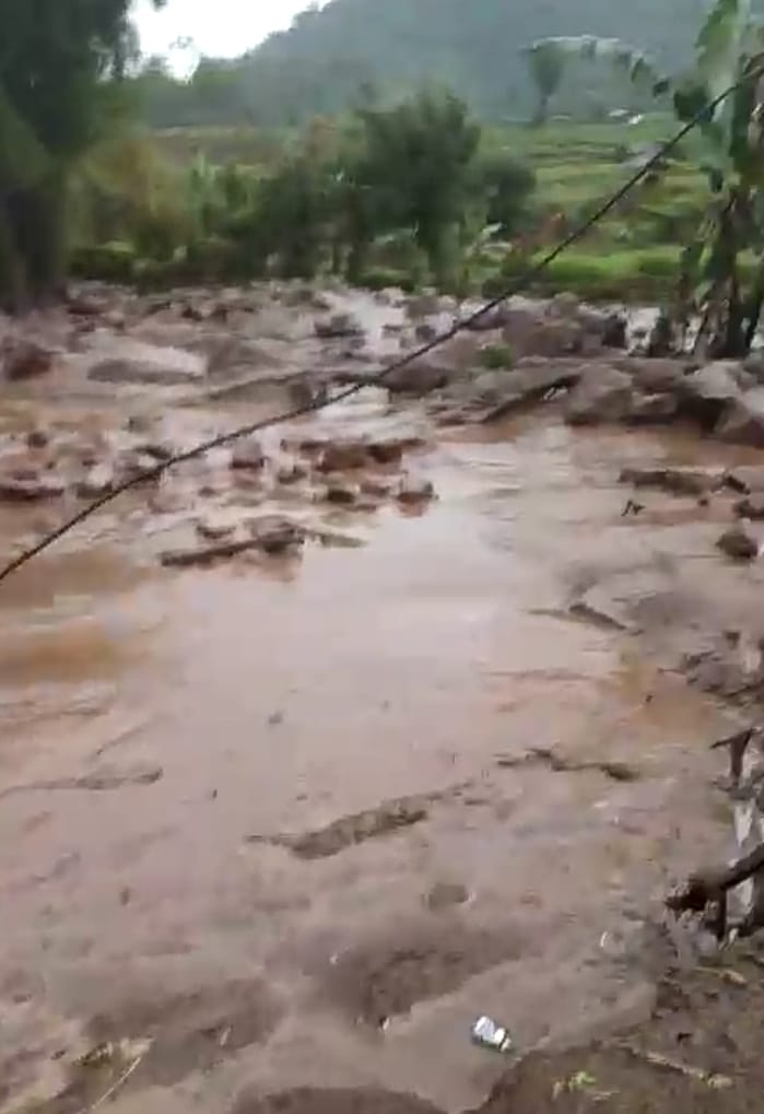 Galodo menghantam Jorong Padang Kuniang Situjuah Gadang
